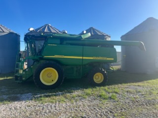 2007 John Deere 9860 STS Combine