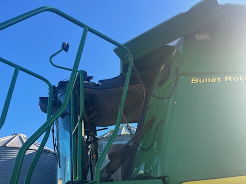 2007 John Deere 9860 STS Combine - Image 8