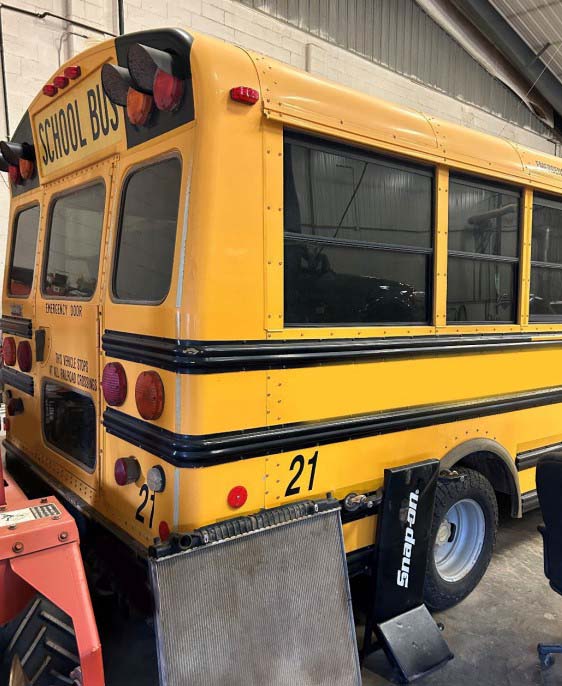 2008 Chevrolet 14 Passenger School Bus - Image 3