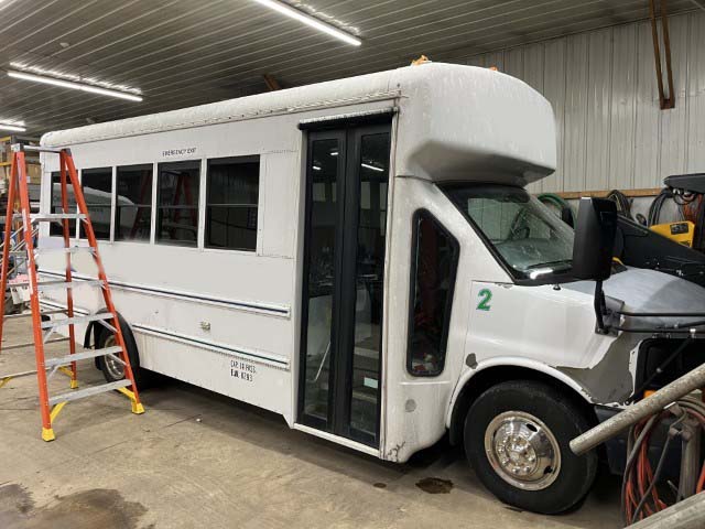 2010 Chevrolet Express 3500 Commercial Cutaway Bus - Image 2