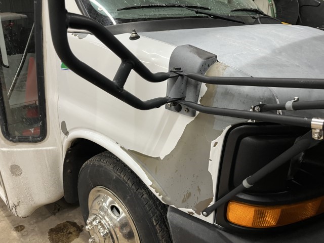 2010 Chevrolet Express 3500 Commercial Cutaway Bus - Image 21