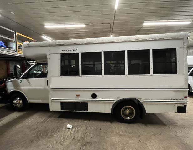 2010 Chevrolet Express 3500 Commercial Cutaway Bus - Image 7