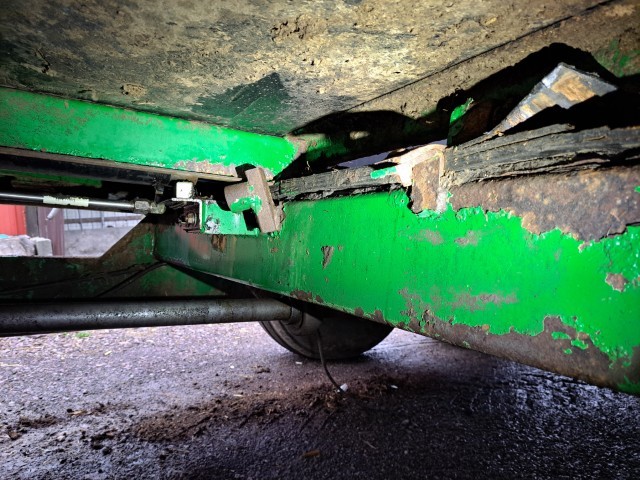 2011 Pik Rite Hydra-Ram 790 VB Manure Spreader - Image 15