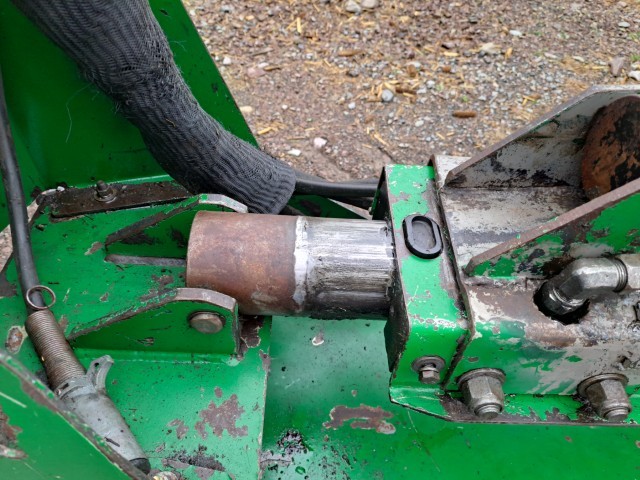 2011 Pik Rite Hydra-Ram 790 VB Manure Spreader - Image 16