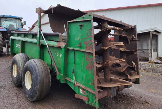 2011 Pik Rite Hydra-Ram 790 VB Manure Spreader - Image 2