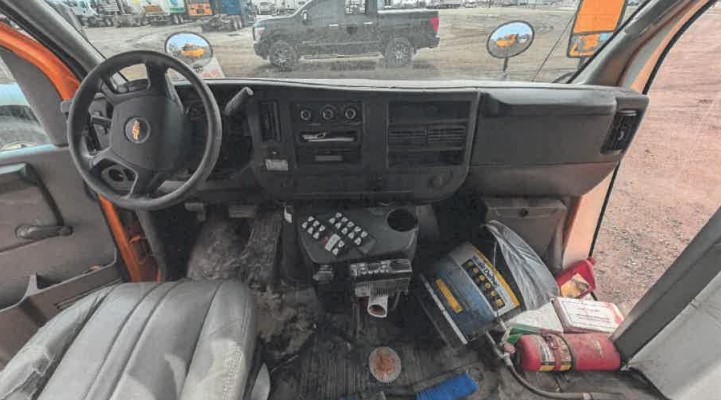 2012 Chevy Express Blue Bird 14 Passenger Bus - Image 14