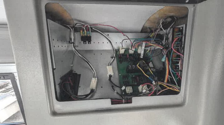 2012 Chevy Express Blue Bird 14 Passenger Bus - Image 15