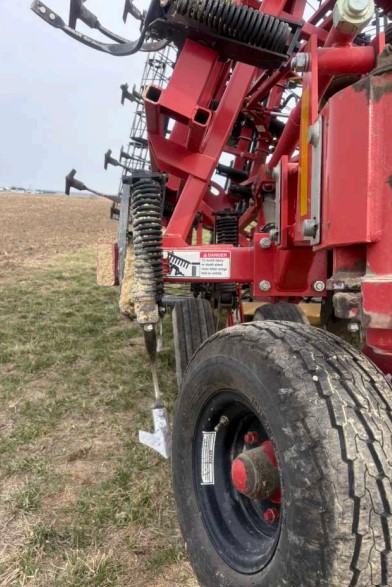 2012 Kuhn Krause 5635-50 Field Cultivator - Image 10