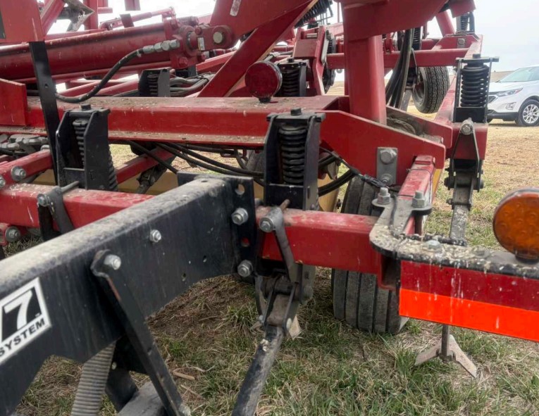 2012 Kuhn Krause 5635-50 Field Cultivator - Image 14