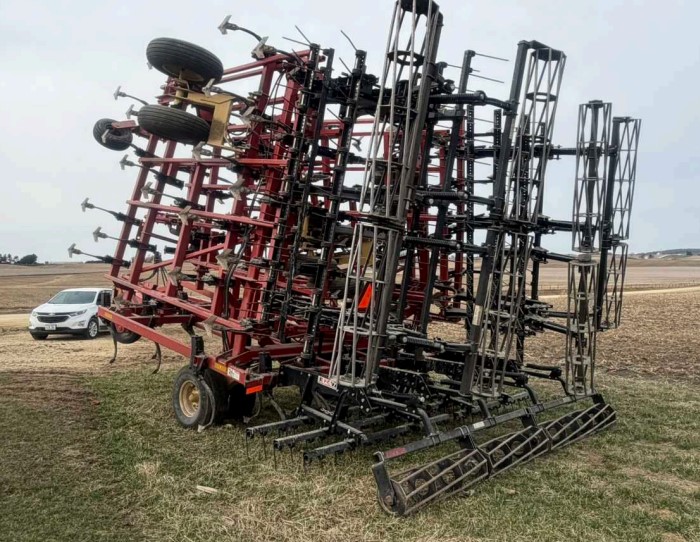 2012 Kuhn Krause 5635-50 Field Cultivator - Image 3