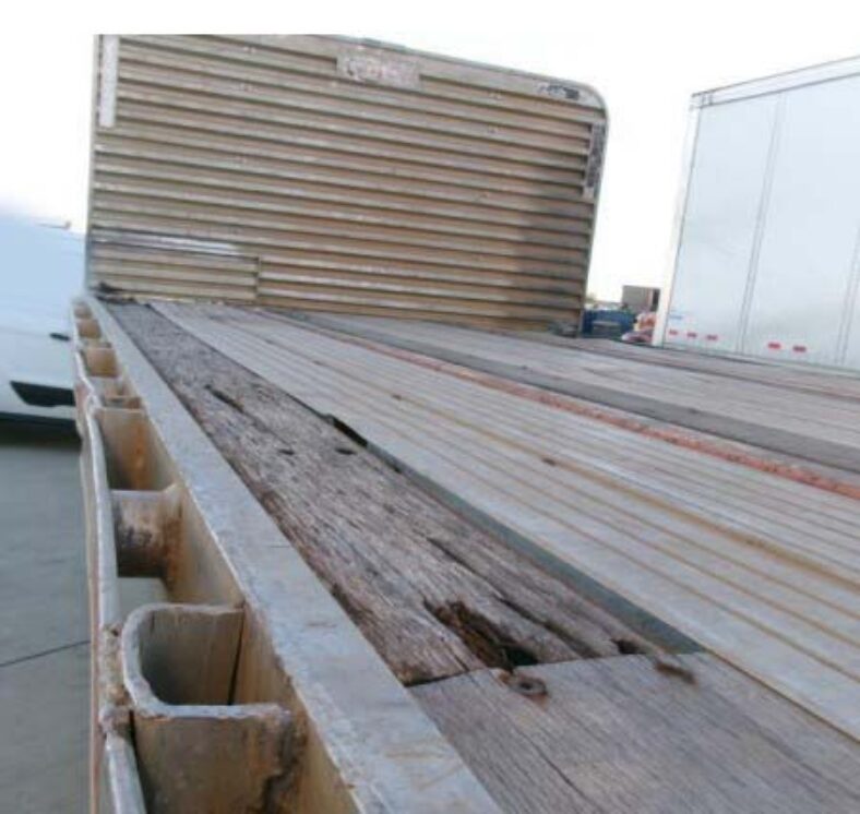 [Auction]: 2012 Utility Flatbed Trailer | Texas | damaged | CAG