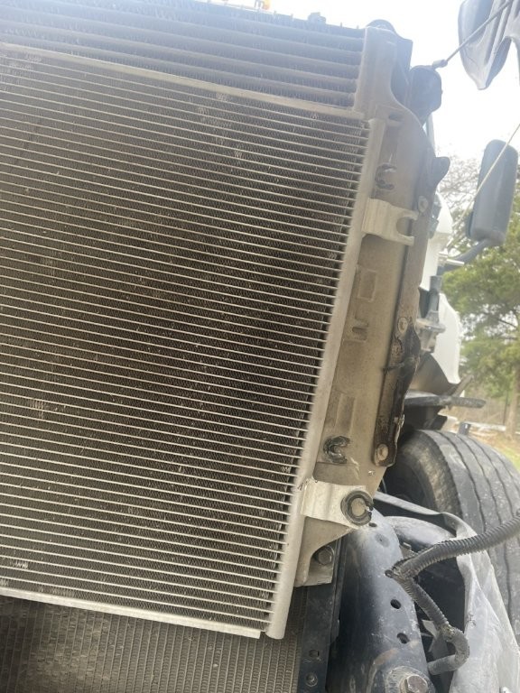 2013 Freightliner Cascadia - Image 16