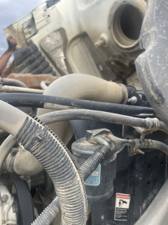 2013 Freightliner Cascadia - Image 19