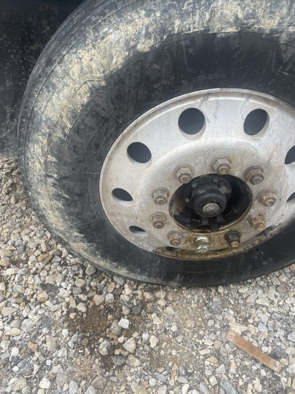 2013 Freightliner Cascadia - Image 8