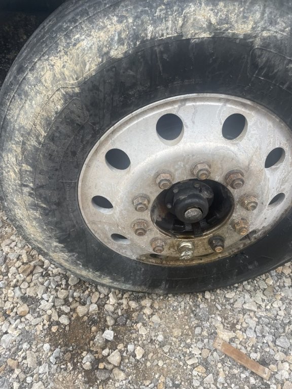 2013 Freightliner Cascadia - Image 9