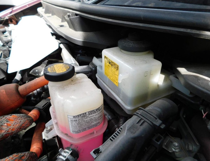 2013 Toyota Prius 3 - Image 6