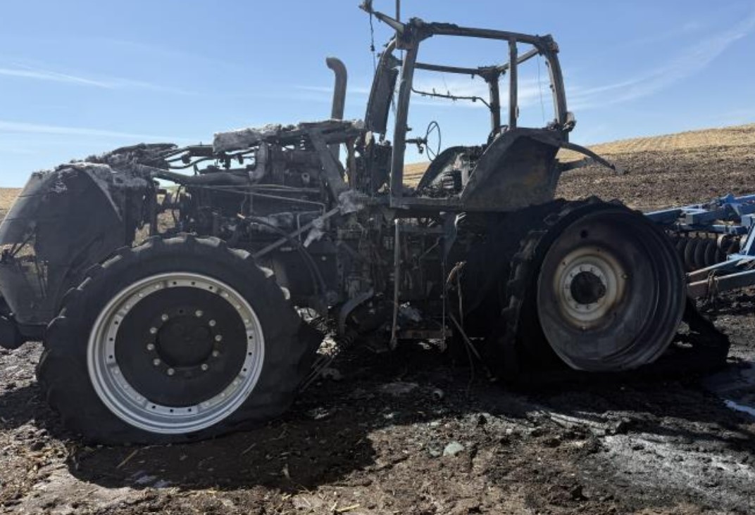 2014 CASE IH 340 Magnum Tractor - Image 5