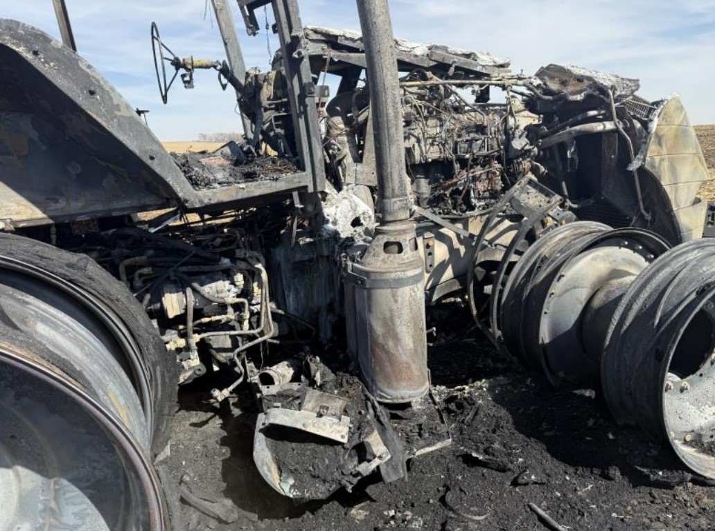 2014 CASE IH 340 Magnum Tractor - Image 7