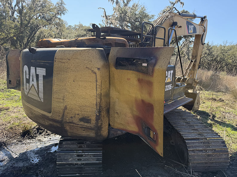 2014 Caterpillar 320EL Excavator - Image 2