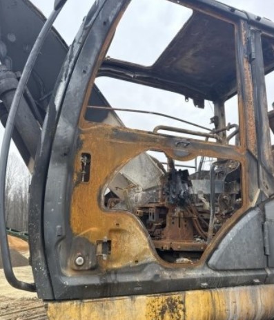 2015 John Deere 300G LC Excavator - Image 11