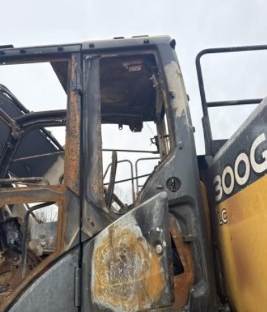 2015 John Deere 300G LC Excavator - Image 16