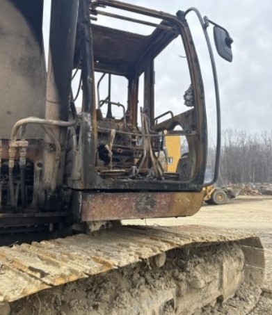 2015 John Deere 300G LC Excavator - Image 6