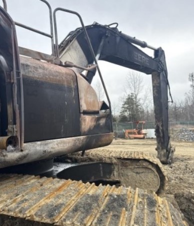 2015 John Deere 300G LC Excavator - Image 9