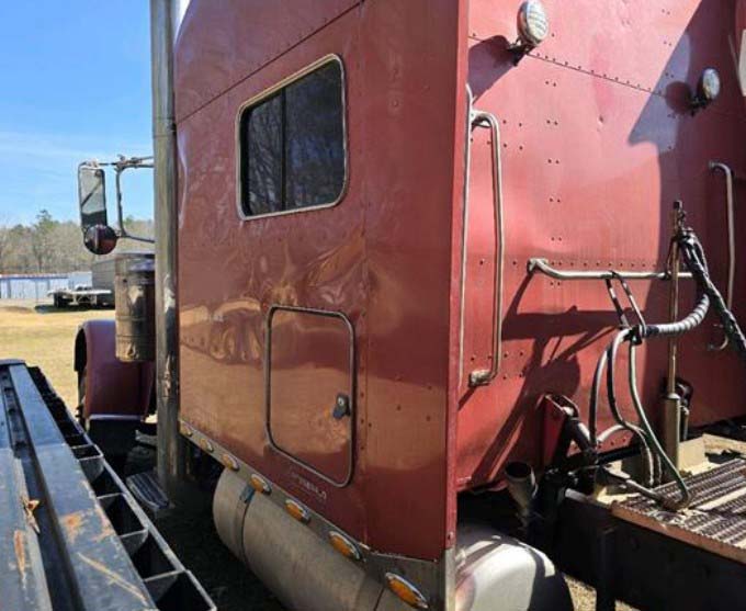 2015 Peterbilt 389 - Image 17