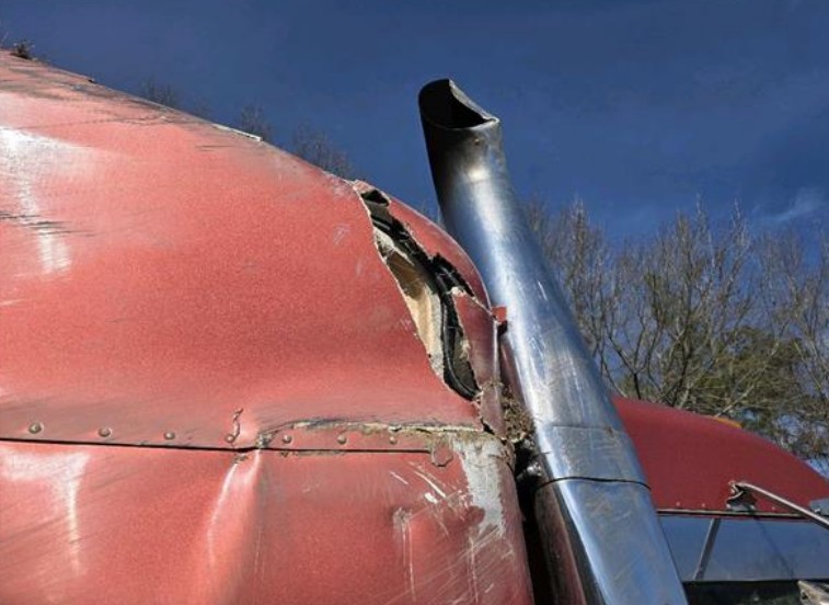 2015 Peterbilt 389 - Image 18