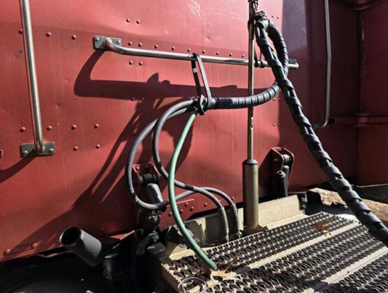 2015 Peterbilt 389 - Image 19