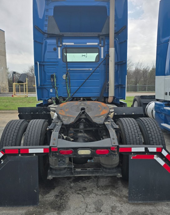 2015 Volvo VNL (911) - Image 3