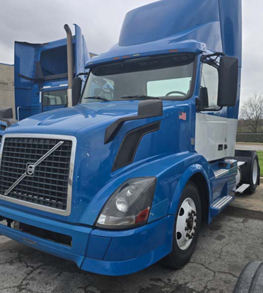 2015 Volvo VNL (897) - Image 3