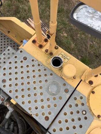 2015 Volvo EC220EL Excavator - Image 13