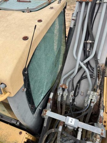 2015 Volvo EC220EL Excavator - Image 4