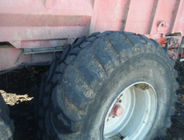 2017 JBS Manure Spreader - Image 11