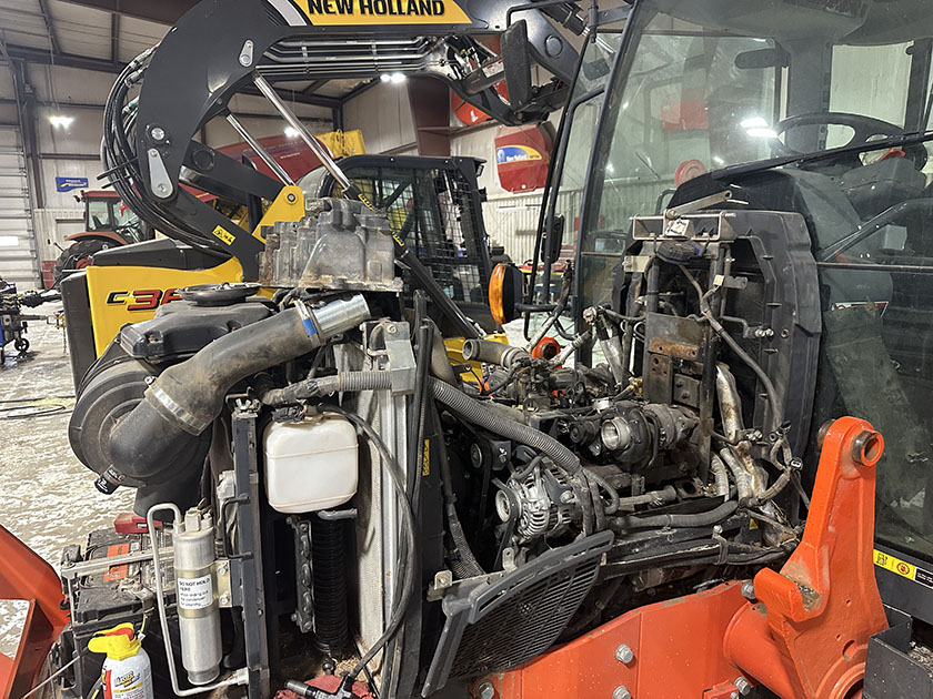 2017 Kubota M5-091 Tractor - Image 3