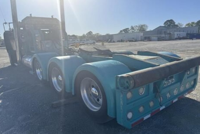 2017 Peterbilt 389 - Image 14