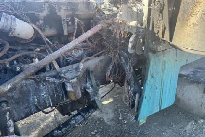 2017 Peterbilt 389 - Image 2