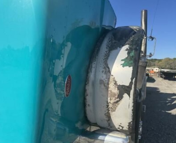 2017 Peterbilt 389 - Image 3