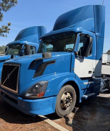 2017 VOLVO VNL