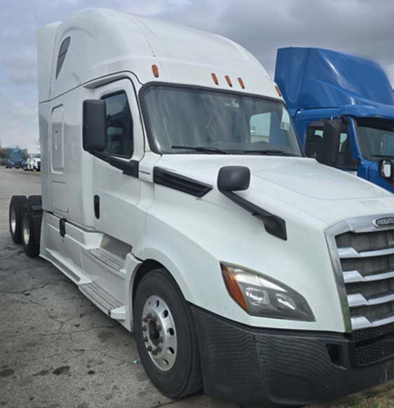 2018 Freightliner Cascadia - Image 2