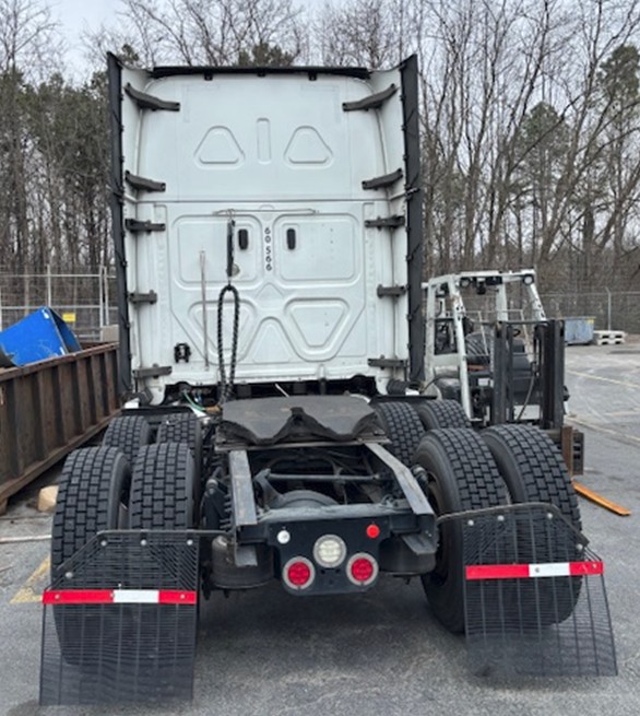 2019 Freightliner Cascadia - Image 3