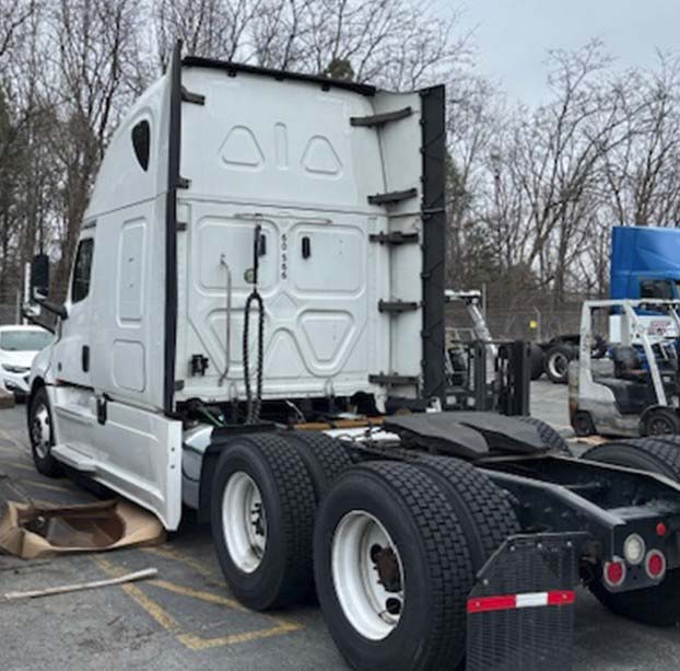 2019 Freightliner Cascadia - Image 4