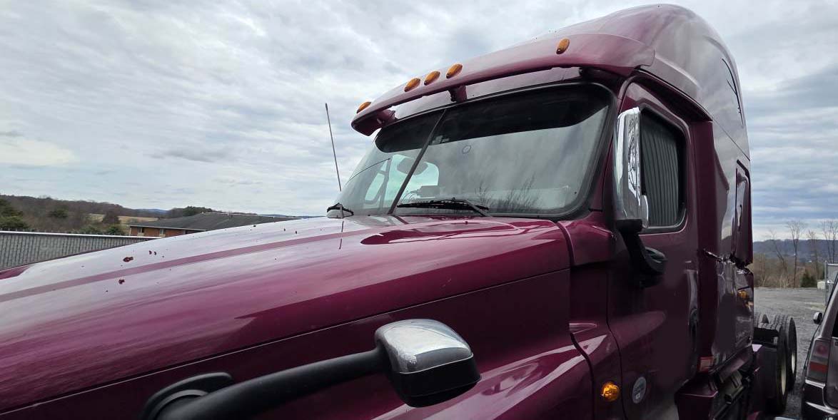 2020 Freightliner Cascadia - Image 11