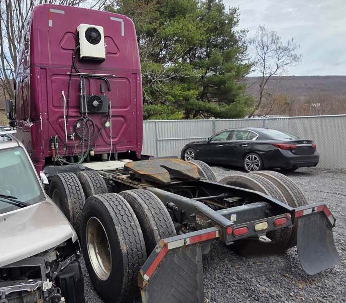 2020 Freightliner Cascadia - Image 5