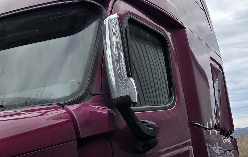 2020 Freightliner Cascadia - Image 9