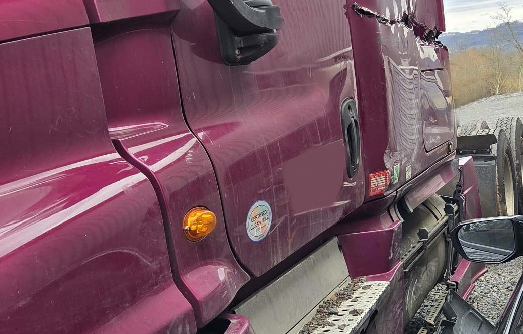 2020 Freightliner Cascadia - Image 10