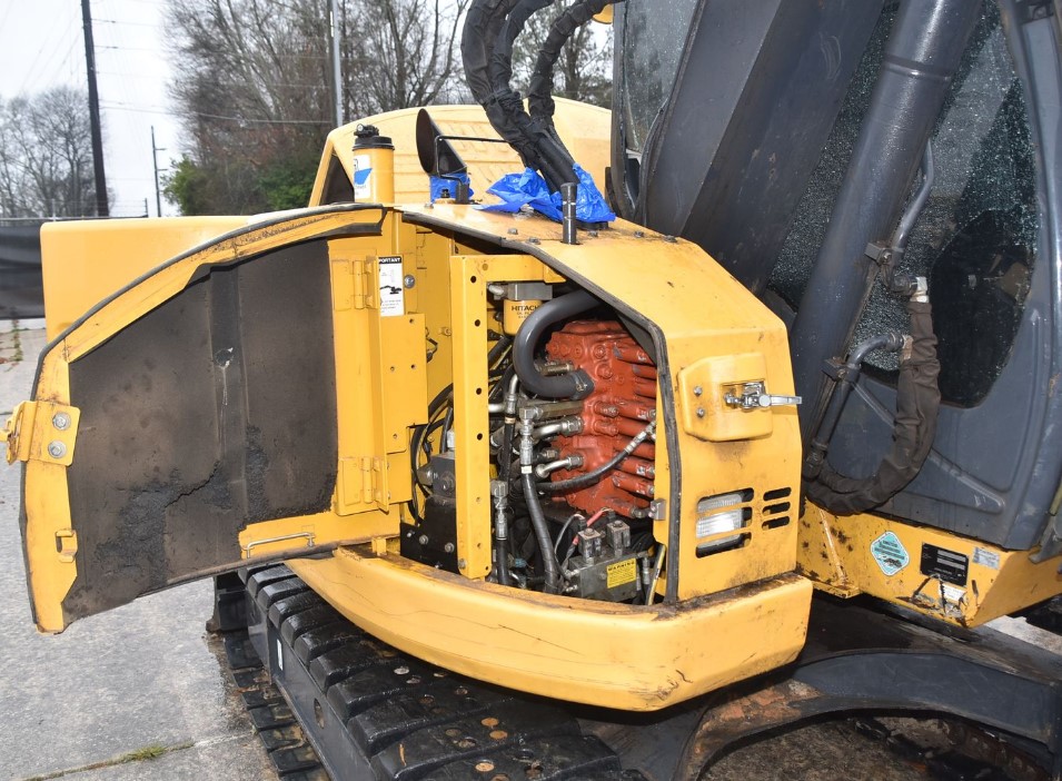 2021 John Deere 75G Excavator - Image 12