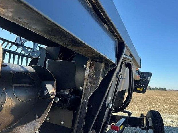2021 MacDon FD140 Header - Image 16