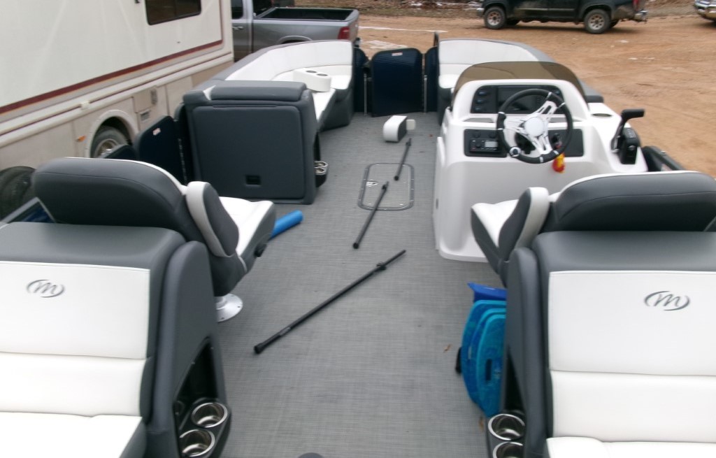 2021 Manitou 25′ Tri-Toon Boat - Image 11